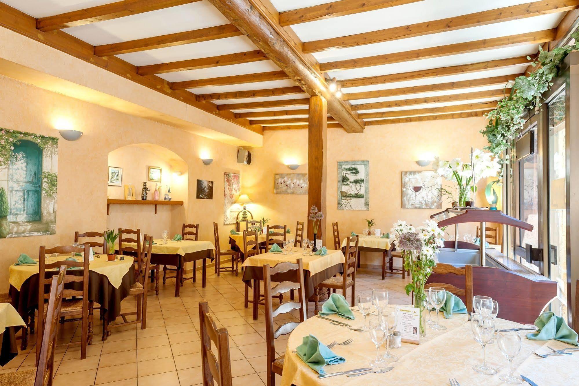 Hotel Restaurant Le Saint Clement المظهر الخارجي الصورة